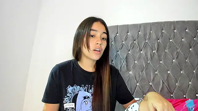 Snapshot of AriaMontgomery chatting on January 25, 2025, 11:34 am AriaMontgomery online show from January 25, 2025, 11:34 am