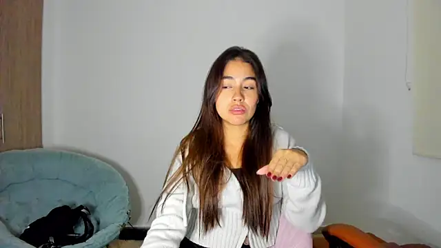 Snapshot of AriaMontgomery chatting on February 19, 2025, 8:12 am AriaMontgomery online show from February 19, 2025, 8:12 am