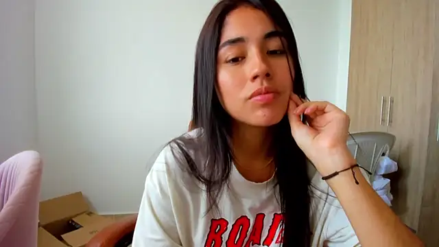 AriaMontgomery online show from April 18, 2026, 8:42 pm