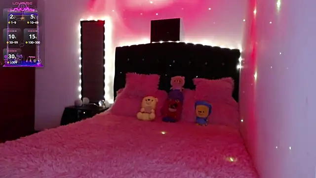 holy juli online show from March 6, 2025, 3:46 am