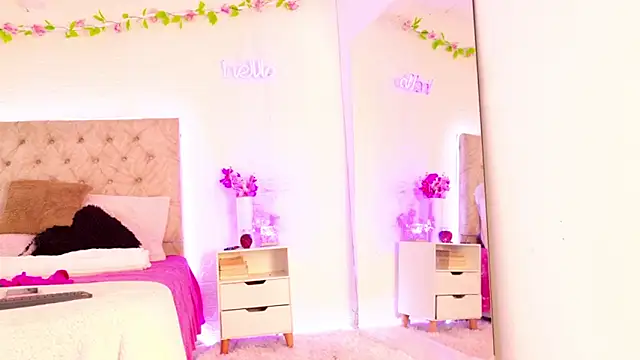 Snapshot of Anastasia2023 chatting on November 16, 2025, 8:36 pm Anastasia2023 online show from November 16, 2025, 8:36 pm