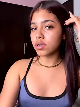 Snapshot of KellyOlsenbe chatting on October 30, 2025, 9:15 pm KellyOlsenbe online show from October 30, 2025, 9:15 pm