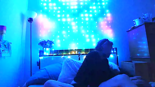 Snapshot of onlym4m chatting on December 17, 2024, 1:38 pm onlym4m online show from December 17, 2024, 1:38 pm