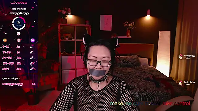 Snapshot of Marine_Vact chatting on March 13, 2025, 11:38 pm Marine Vact online show from March 13, 2025, 11:38 pm