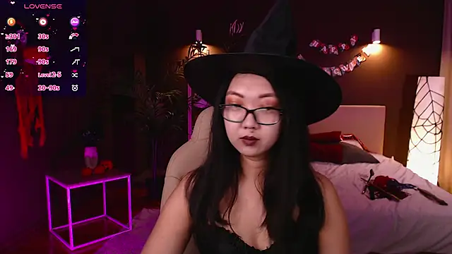 Snapshot of Marine_Vact chatting on October 31, 2025, 2:07 pm Marine Vact online show from October 31, 2025, 2:07 pm