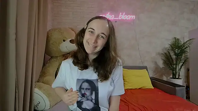 Anika bloom online show from March 18, 2025, 11:09 pm