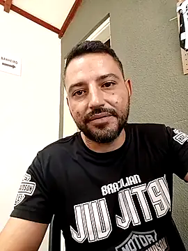 P4uzud4O online show from March 21, 2026, 1:37 pm