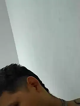 Snapshot of King_russo chatting on February 2, 2025, 6:04 am King russo online show from February 2, 2025, 6:04 am