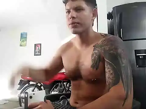 Snapshot of King_russo chatting on February 2, 2025, 7:35 pm King russo online show from February 2, 2025, 7:35 pm