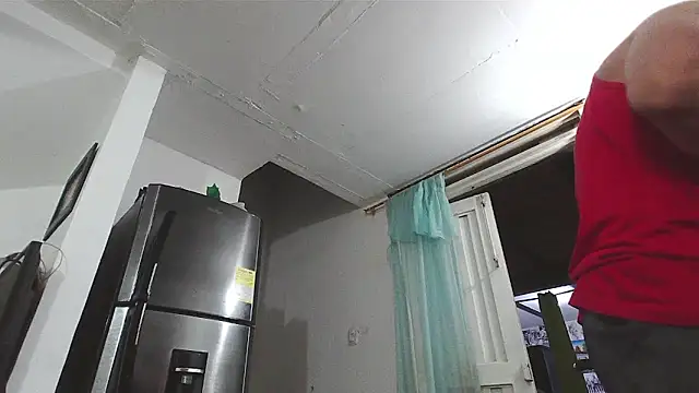 Snapshot of King_russo chatting on February 13, 2025, 10:33 pm King russo online show from February 13, 2025, 10:33 pm