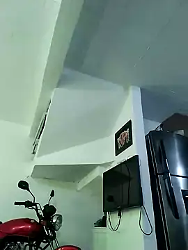 Snapshot of King_russo chatting on February 14, 2025, 8:26 pm King russo online show from February 14, 2025, 8:26 pm