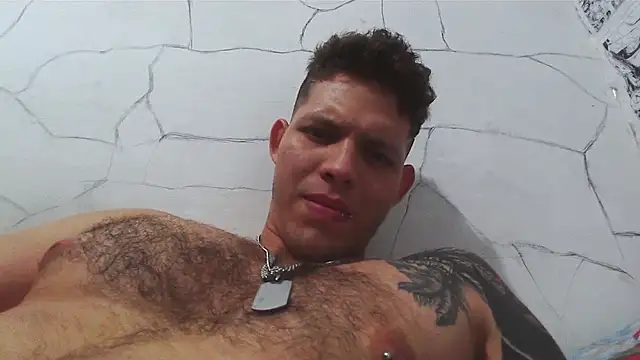 Snapshot of King_russo chatting on February 28, 2025, 5:15 am King russo online show from February 28, 2025, 5:15 am