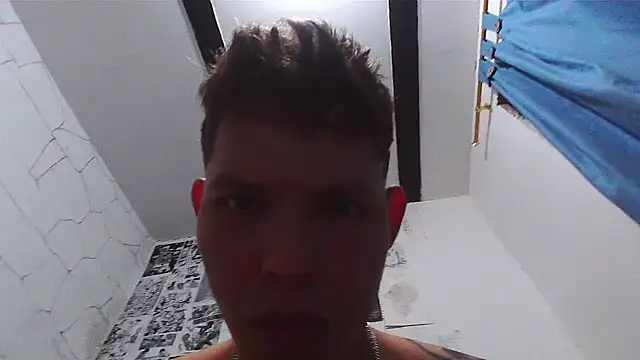 Snapshot of King_russo chatting on March 4, 2025, 11:32 pm King russo online show from March 4, 2025, 11:32 pm