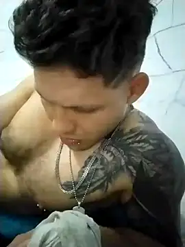 Snapshot of King_russo chatting on March 15, 2025, 11:06 pm King russo online show from March 15, 2025, 11:06 pm