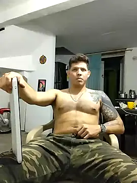 Snapshot of King_russo chatting on October 24, 2025, 10:50 pm King russo online show from October 24, 2025, 10:50 pm