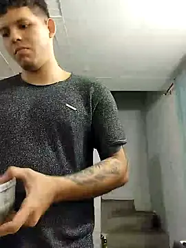 Snapshot of King_russo chatting on November 29, 2025, 2:25 am King russo online show from November 29, 2025, 2:25 am