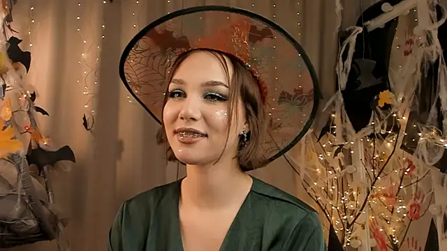 Tate Angel online show from October 31, 2025, 6:09 pm