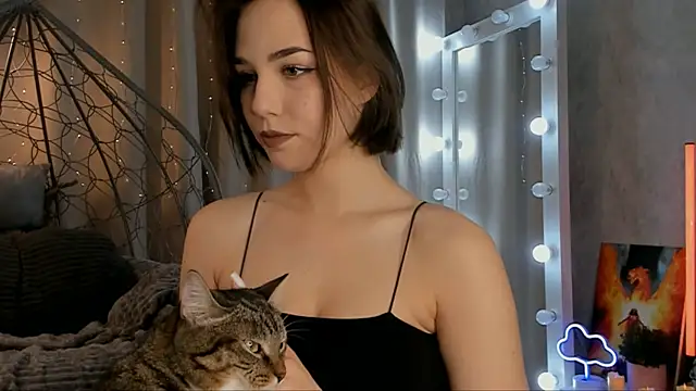 Tate Angel online show from November 7, 2025, 7:25 pm