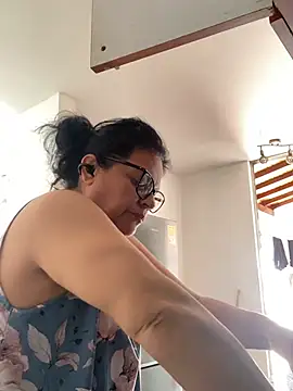 Sharongirl07 online show from July 28, 2026, 3:21 pm