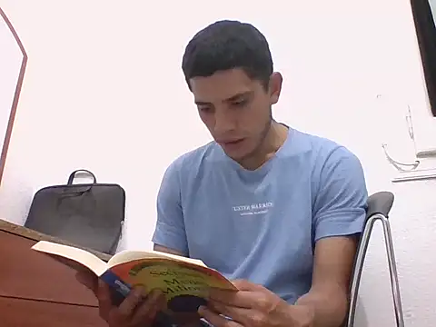 Snapshot of Deportist chatting on October 30, 2025, 10:32 pm Deportist online show from October 30, 2025, 10:32 pm