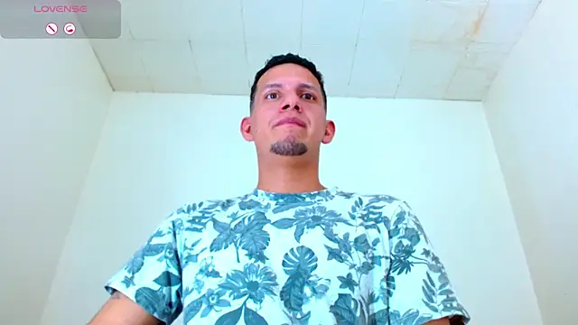 kevin  fox  online show from October 7, 2025, 7:11 pm