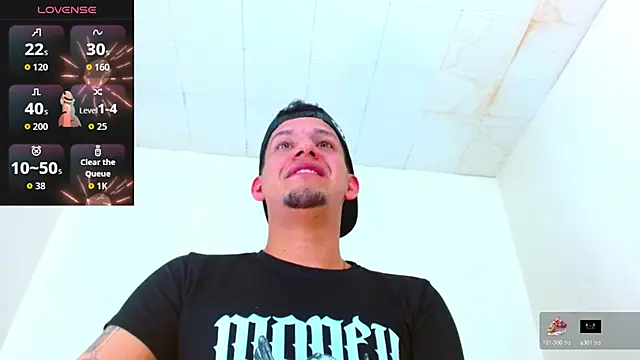 kevin  fox  online show from October 29, 2025, 7:15 pm