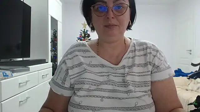 Amandamuller1982 online show from December 21, 2025, 9:27 am