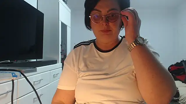 Amandamuller1982 online show from March 28, 2026, 11:15 pm