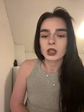 Snapshot of AdelinaAlia chatting on May 12, 2026, 8:06 pm AdelinaAlia online show from May 12, 2026, 8:06 pm
