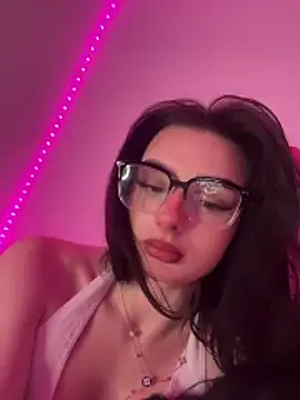 Snapshot of AdelinaAlia chatting on May 16, 2026, 8:18 pm AdelinaAlia online show from May 16, 2026, 8:18 pm