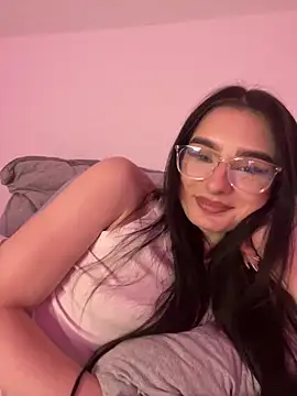 Snapshot of AdelinaAlia chatting on May 20, 2026, 7:53 pm AdelinaAlia online show from May 20, 2026, 7:53 pm