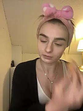 Snapshot of AdelinaAlia chatting on May 28, 2026, 8:28 pm AdelinaAlia online show from May 28, 2026, 8:28 pm