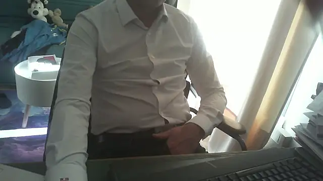 Snapshot of shyfrenchcock1 chatting on November 3, 2025, 9:32 am shyfrenchcock1 online show from November 3, 2025, 9:32 am