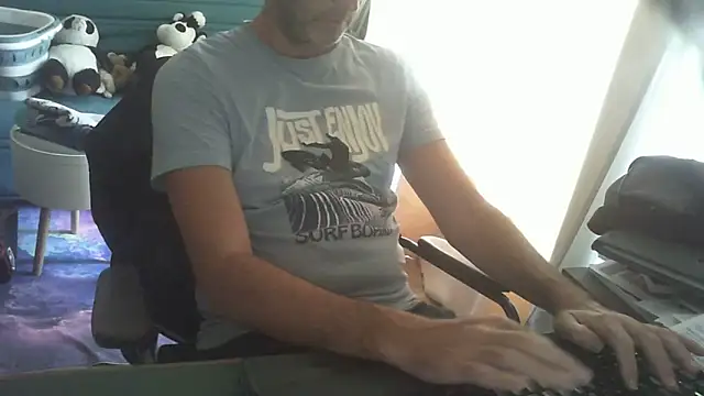 shyfrenchcock1 online show from June 20, 2026, 11:57 am