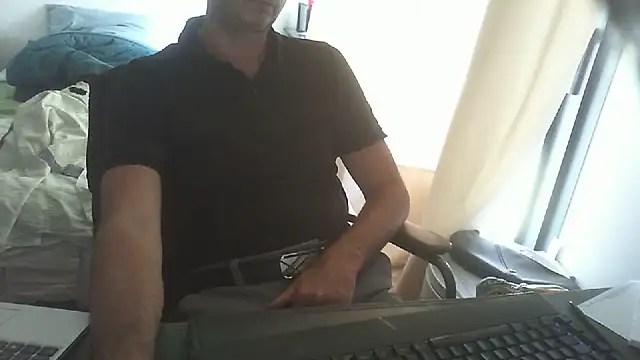 shyfrenchcock1 online show from July 28, 2026, 12:23 pm