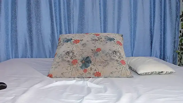 andradahot15 online show from March 5, 2026, 1:51 pm