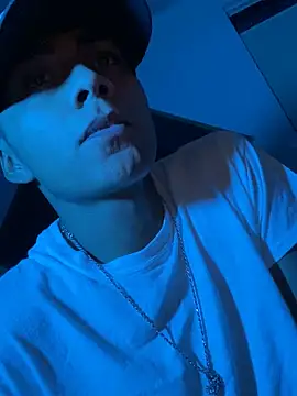 Snapshot of SkinnyHot444 chatting on March 20, 2025, 10:21 am SkinnyHot444 online show from March 20, 2025, 10:21 am