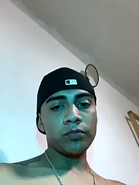 Snapshot of SkinnyHot444 chatting on September 22, 2025, 4:53 pm SkinnyHot444 online show from September 22, 2025, 4:53 pm