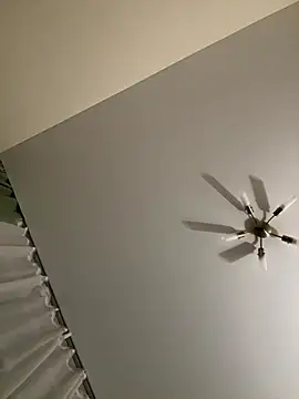 Sweet Khalifa  online show from November 9, 2025, 2:59 pm