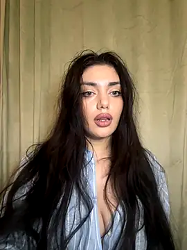 Sweet Khalifa  online show from November 26, 2025, 2:51 pm