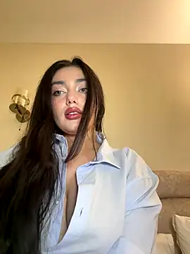 Sweet Khalifa  online show from December 16, 2025, 3:17 pm