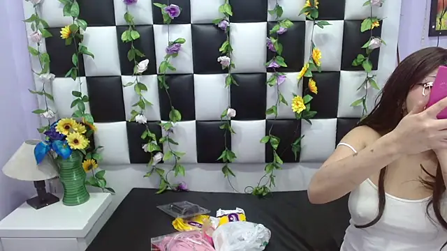 Snapshot of Morgana_Smit chatting on February 21, 2025, 1:44 pm Morgana Smit online show from February 21, 2025, 1:44 pm