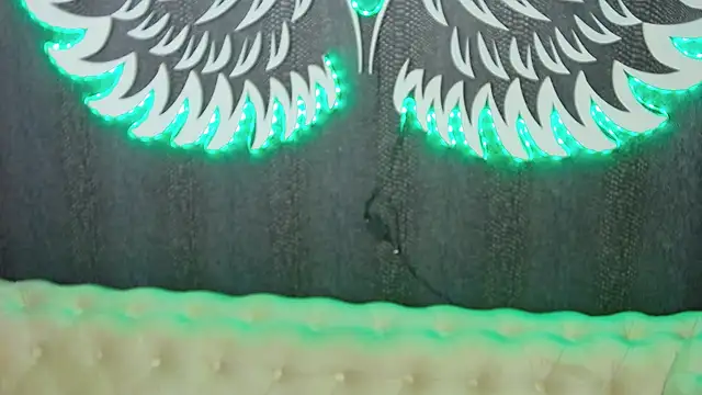 Snapshot of anemarieejolie chatting on February 15, 2025, 9:15 pm anemarieejolie online show from February 15, 2025, 9:15 pm