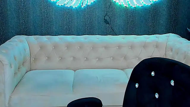 Snapshot of anemarieejolie chatting on March 22, 2025, 9:42 pm anemarieejolie online show from March 22, 2025, 9:42 pm