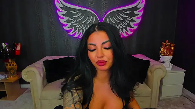 anemarieejolie online show from December 17, 2025, 5:30 pm