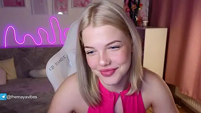 Maya Rave online show from February 3, 2026, 3:26 am