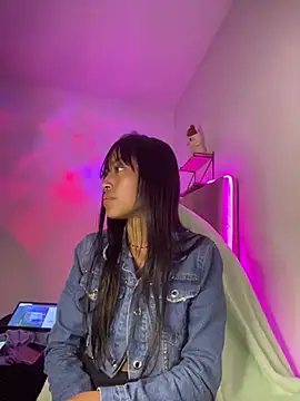 bonnie 18x online show from March 16, 2025, 7:15 am