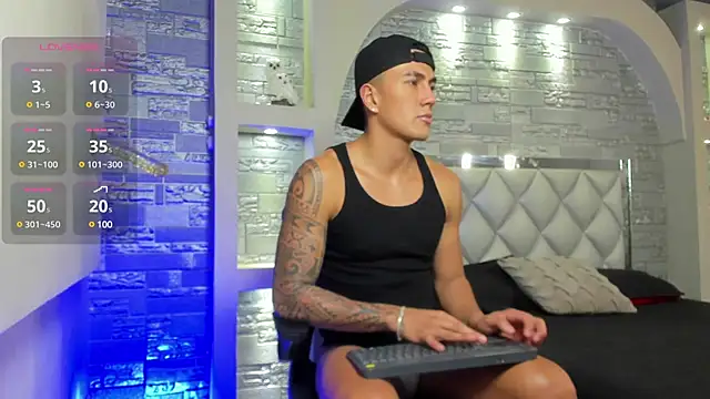 Aron Bolt online show from February 5, 2025, 3:09 pm