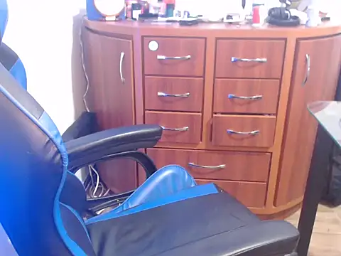 anjonoturno1 online show from September 29, 2025, 7:40 pm