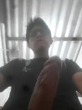 Snapshot of HardDick2 chatting on November 1, 2025, 2:24 am HardDick2 online show from November 1, 2025, 2:24 am